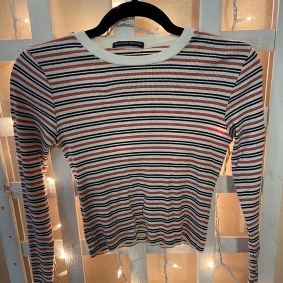 Brandy Melville long sleeve cropped shirt - Picture 1 of 5